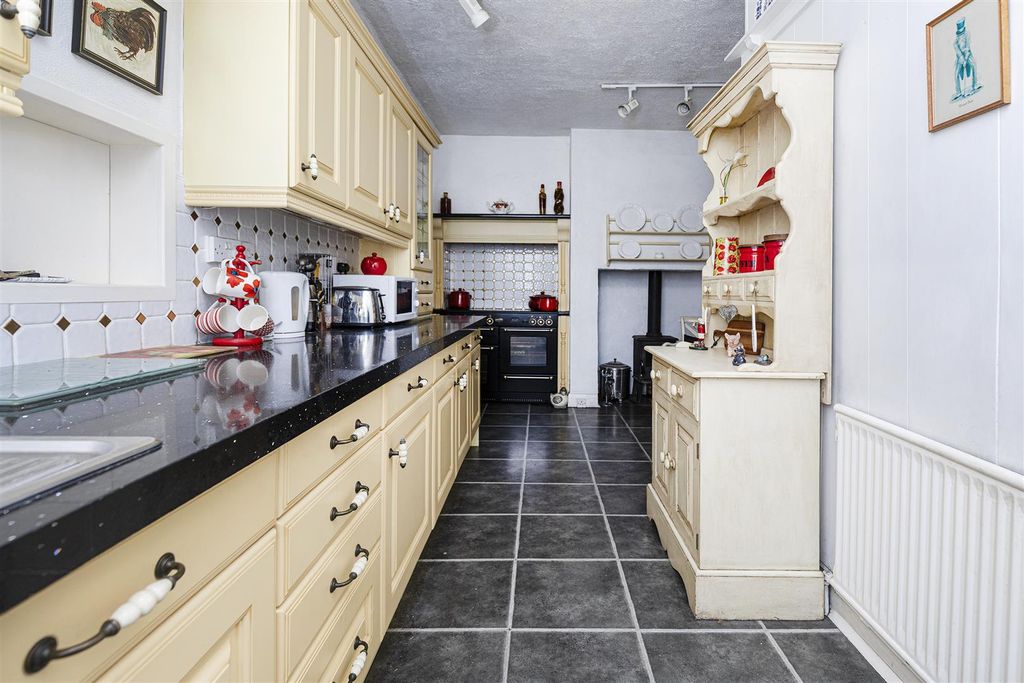 Additional image 2 of 4 bed detached house for saleWoodhouse Lane, Brighouse HD6