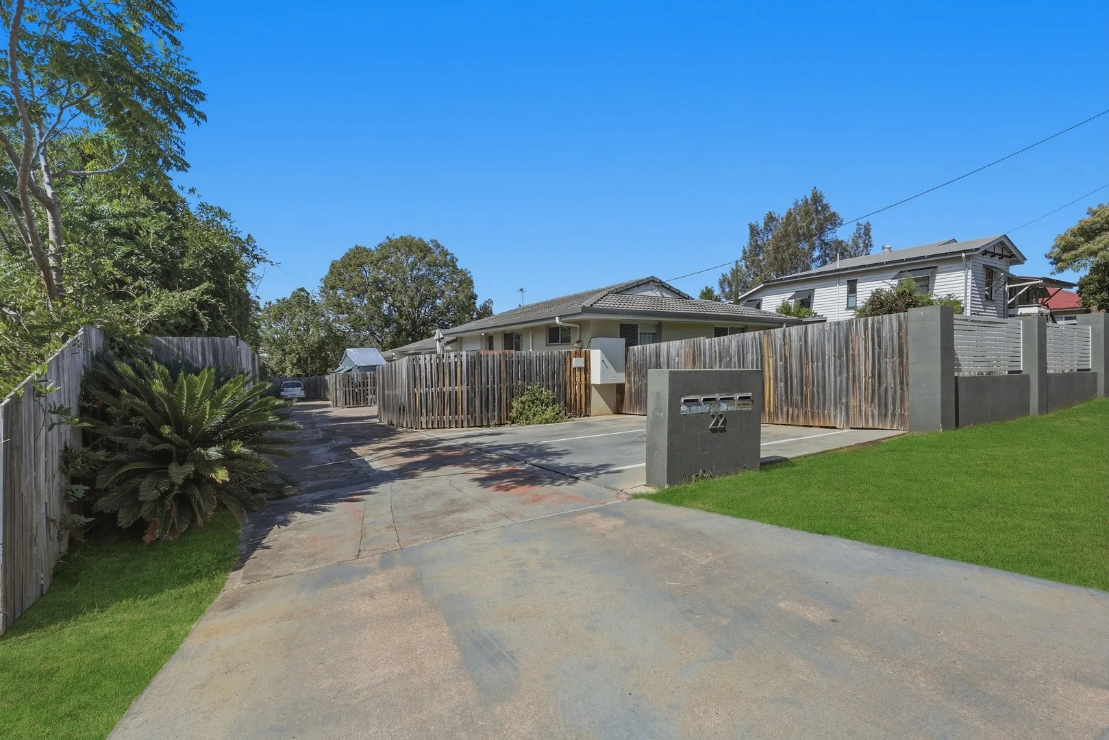 2/22 Whichello Street, Newtown QLD 4350