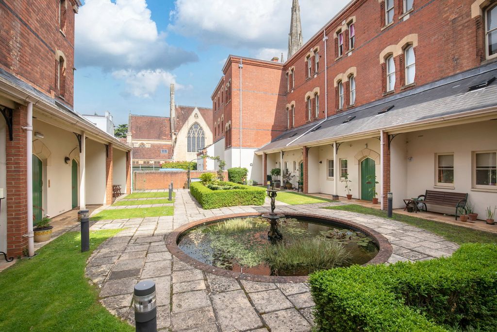 Additional image 16 of 2 bed flat for saleShaftesbury Hall, St. Georges Place, Cheltenham GL50
