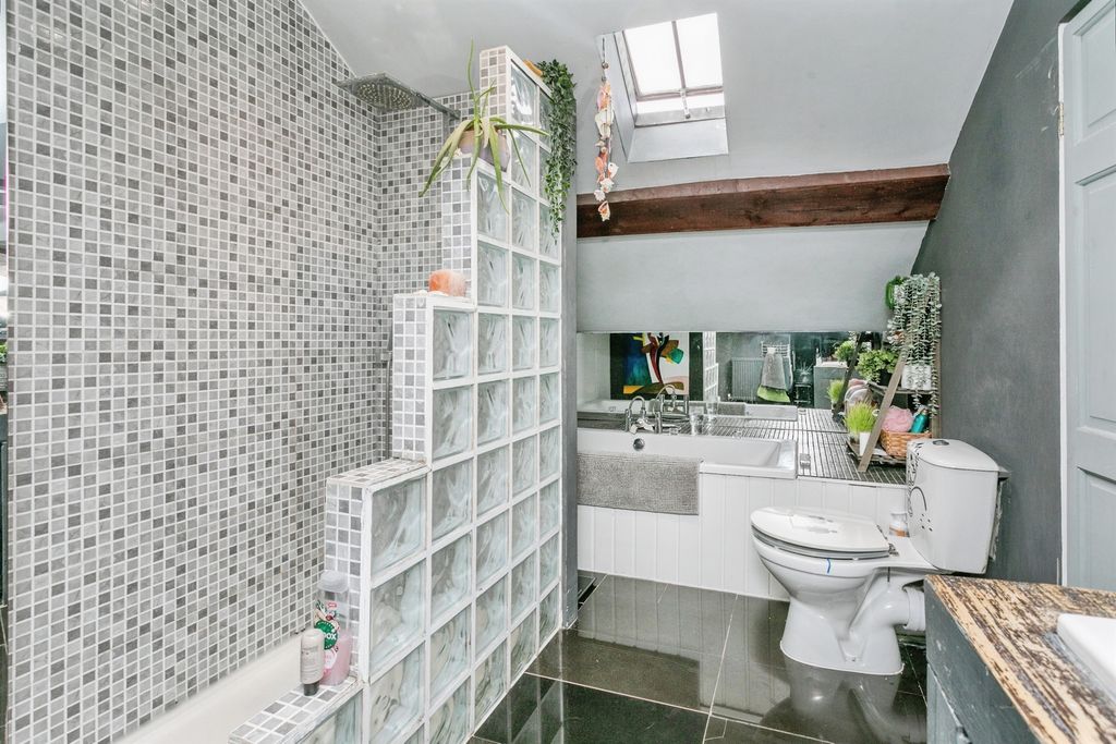 Additional image 10 of 3 bed flat for saleWest Street, Buckingham MK18