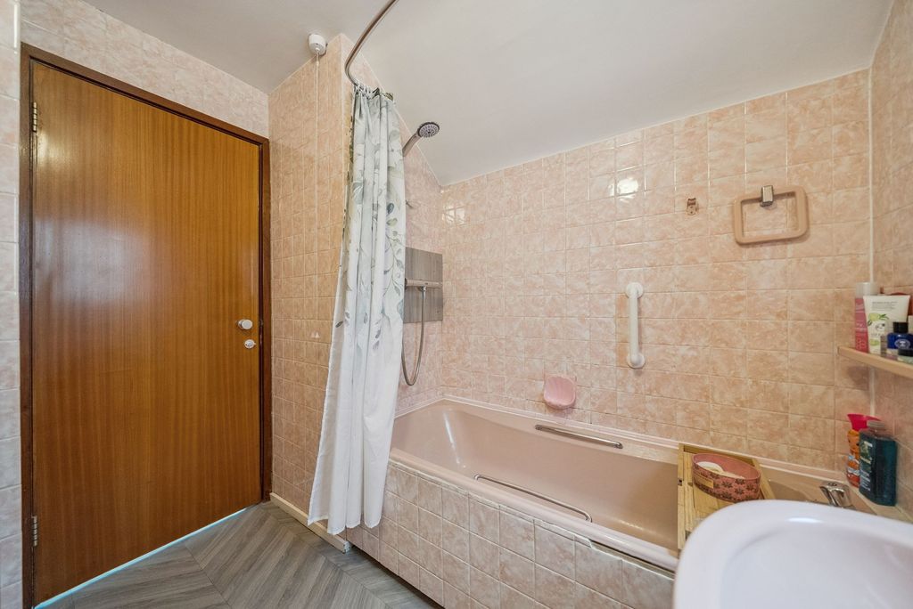 Additional image 31 of 4 bed detached house for sale29 Dalmore Crescent, Helensburgh G84