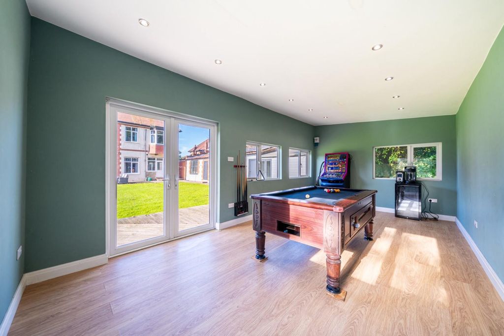 Additional image 29 of 6 bed detached house for saleKingsgate, Bridlington YO15