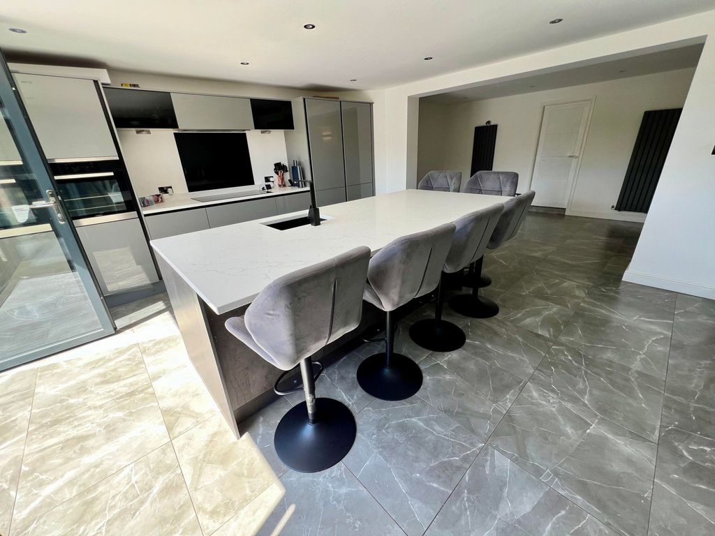 Additional image 3 of 5 bed detached house for saleParkway, Stanley Park FY3