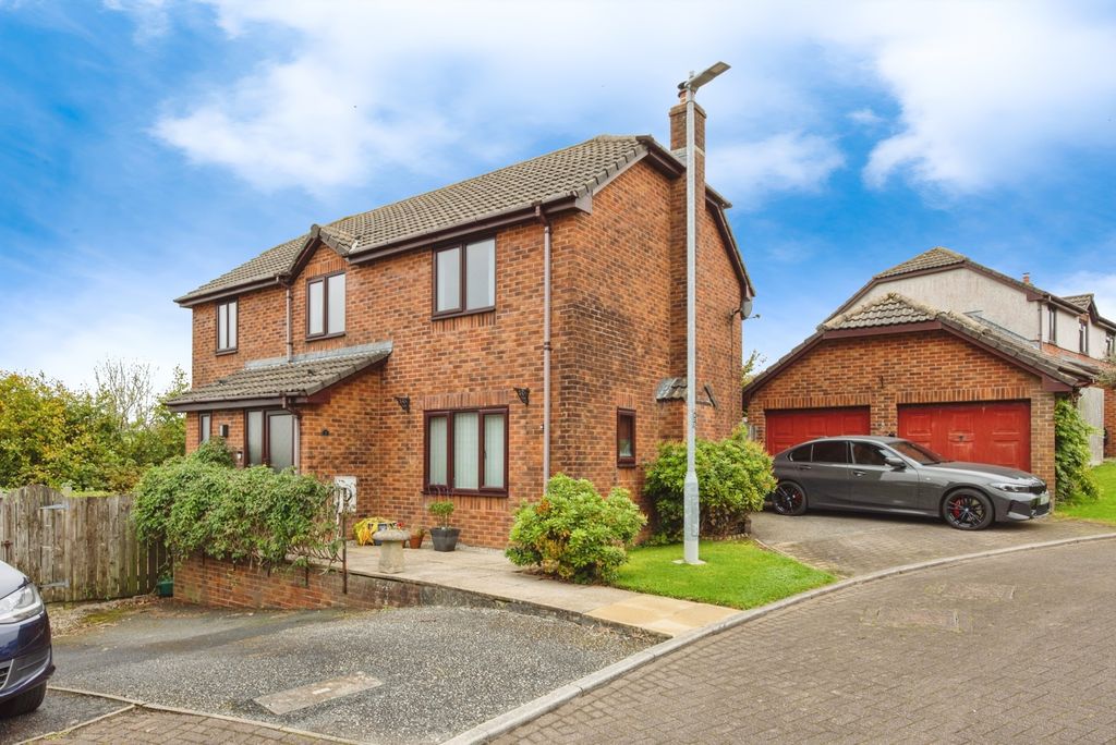 4 bed detached house for saleRoseland Gardens, Bodmin, Cornwall PL31