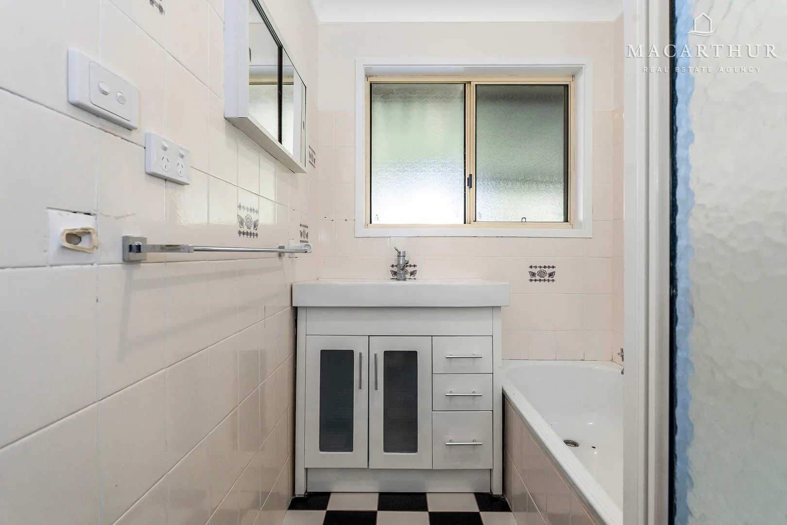 Additional image 10 of 67 Balleroo Crescent, Glenfield Park NSW 2650