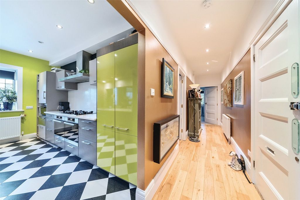 Additional image 6 of 2 bed flat for saleMavelstone Road, Bickley, Kent BR1