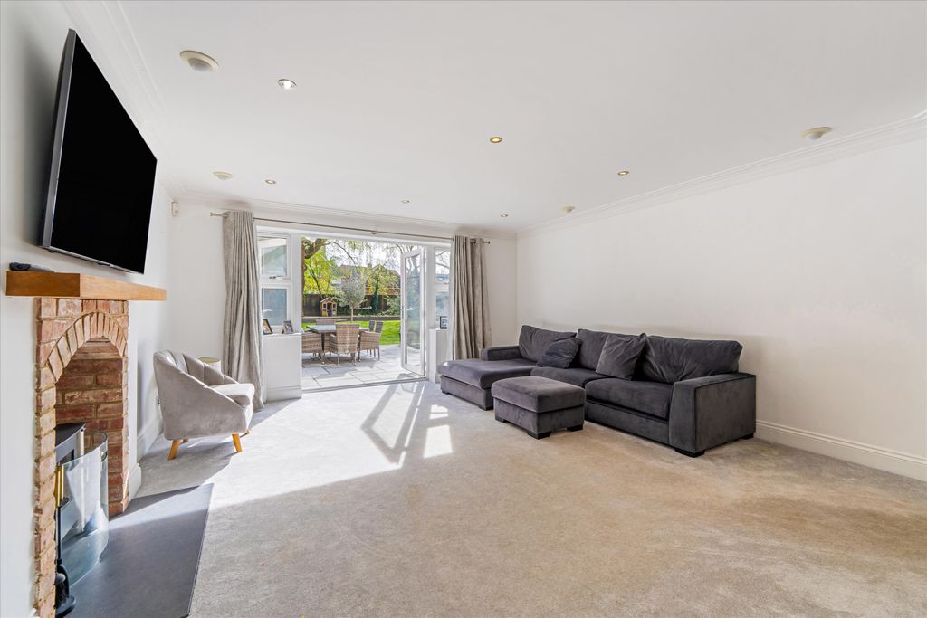 Additional image 6 of 7 bed detached house for saleTilehurst Lane, Binfield, Bracknell, Berkshire RG42