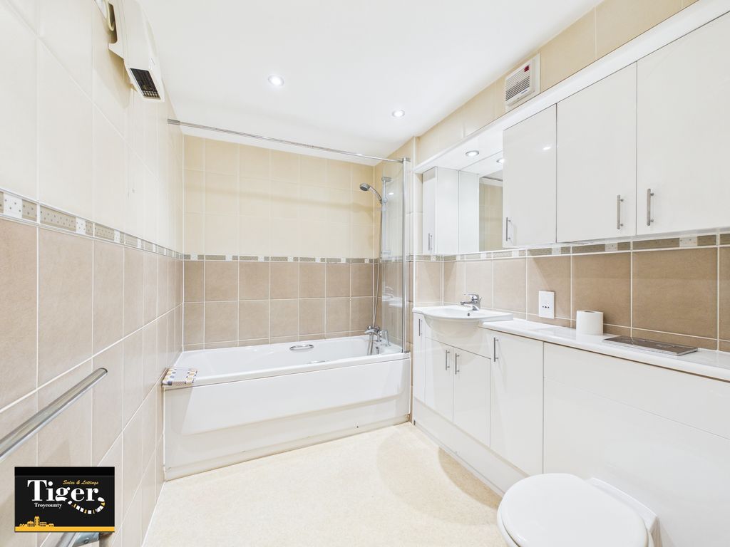 Additional image 12 of 2 bed flat for saleNewton Drive, Blackpool FY3