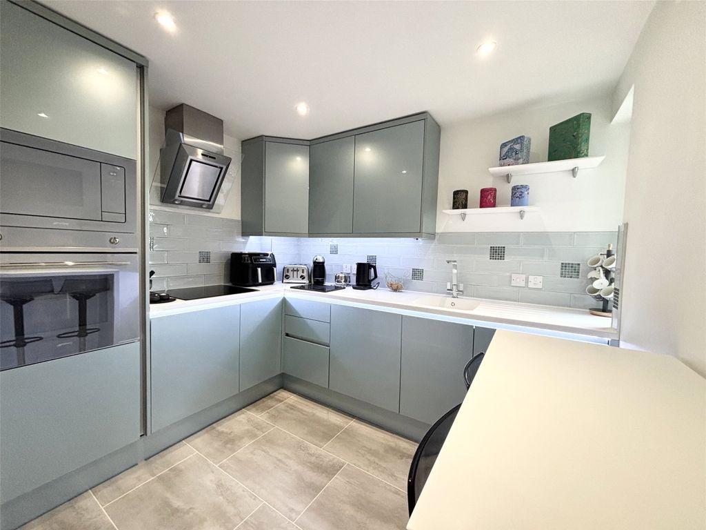 Additional image 3 of 1 bed flat for saleVicarage Road, Bude, Cornwall EX23
