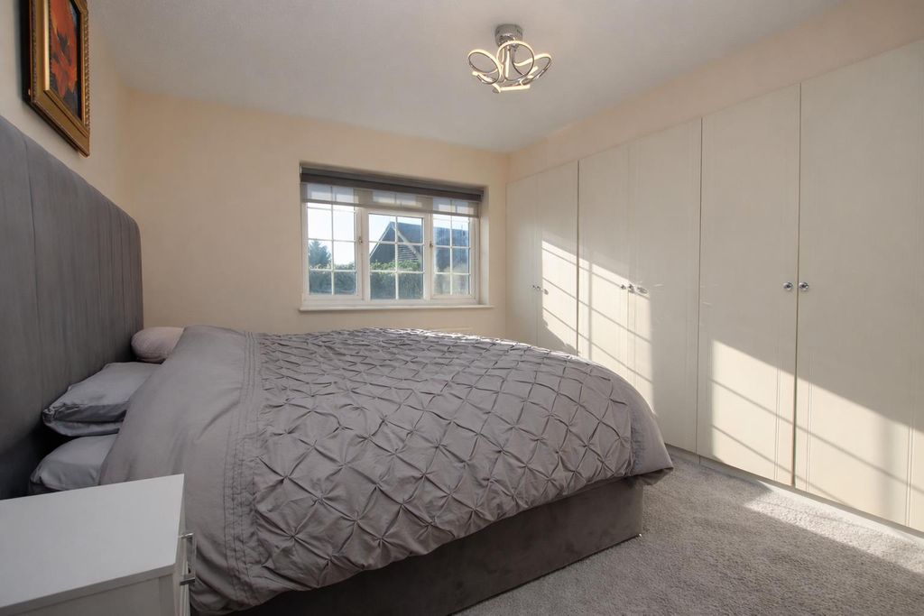 Additional image 14 of 6 bed detached house for saleTilehouse Close, Borehamwood WD6