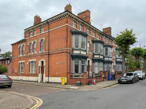 St James Terrace, Leicester LE2, Studio to rent
