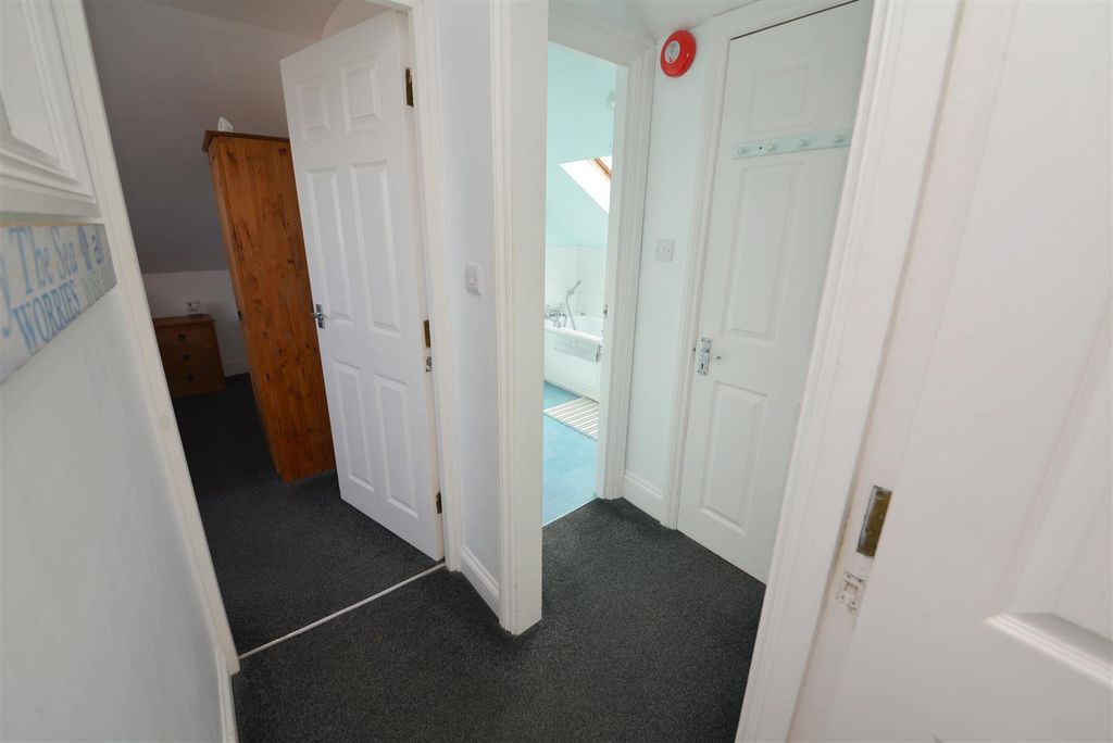 Additional image 14 of 1 bed flat for saleCrackwell Street, Tenby SA70