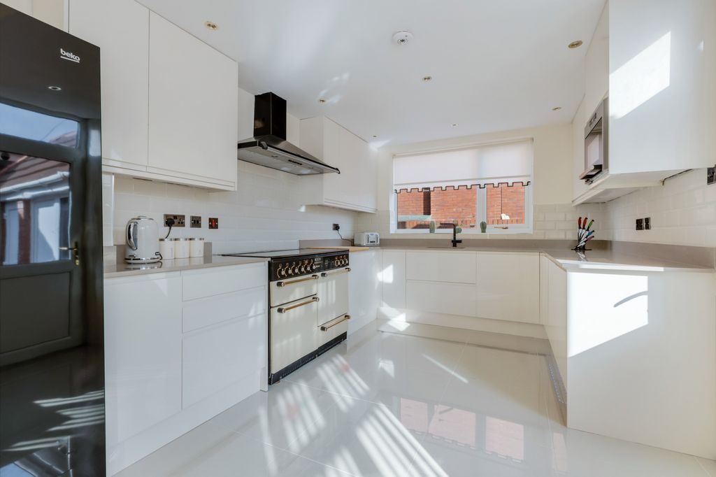 Additional image 8 of 5 bed detached house for saleQueens Promenade, Bispham FY2