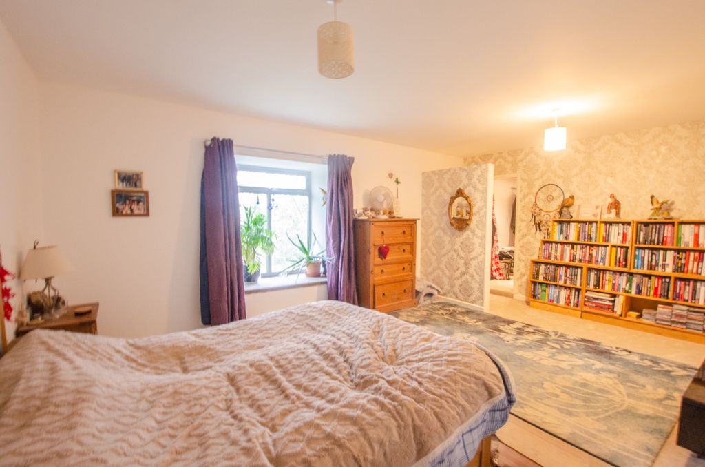 Additional image 9 of 4 bed flat for sale85 Fore Street, Bodmin PL31