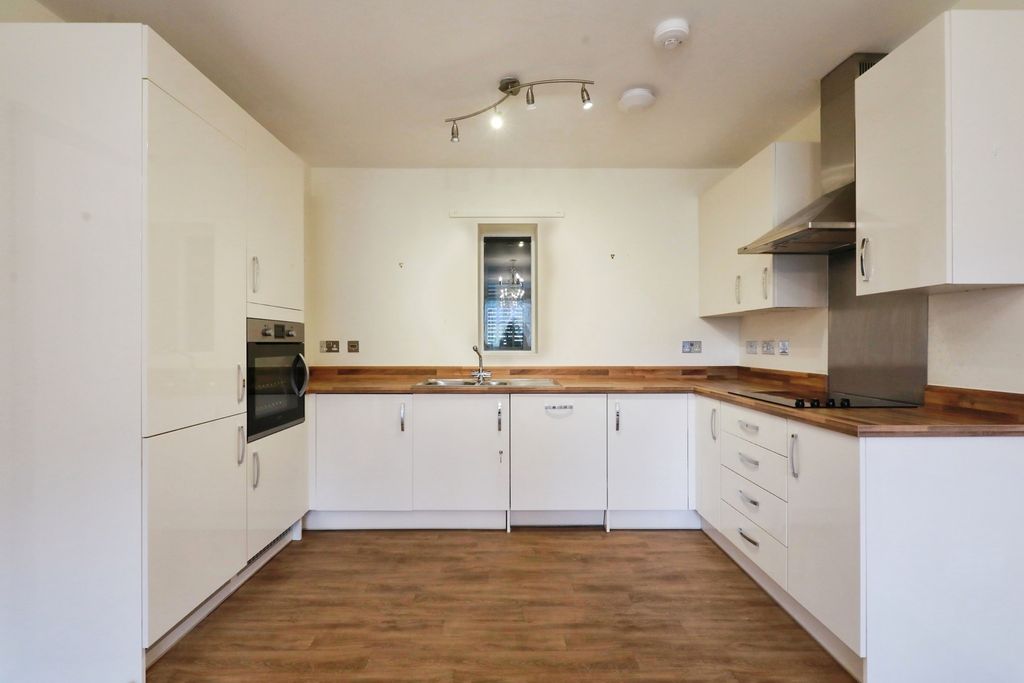 1 bed flat for saleSargent Square, Broadway, Worcestershire WR12 photo 3