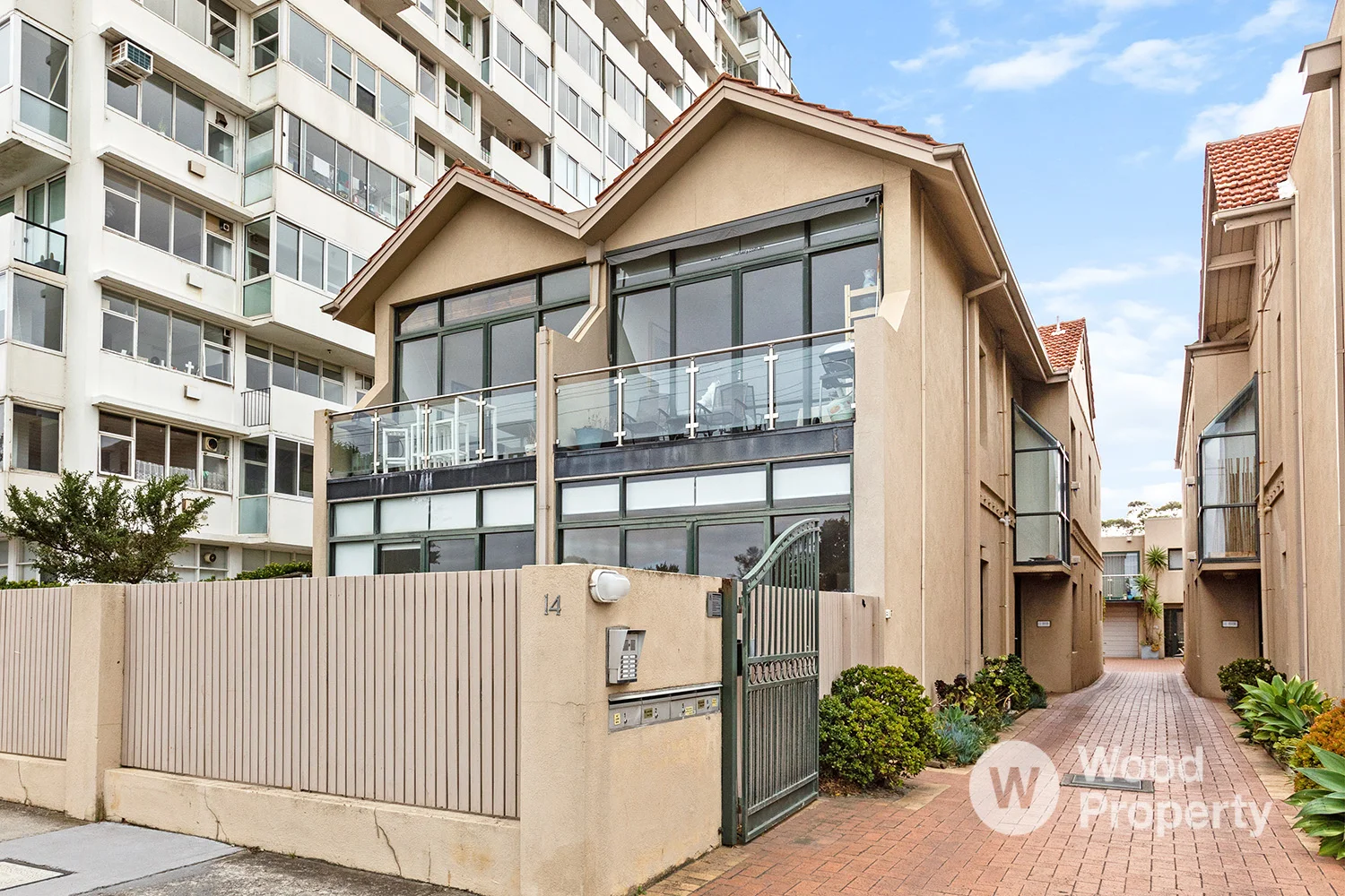 2/14-15 Marine Parade, St Kilda VIC 3182