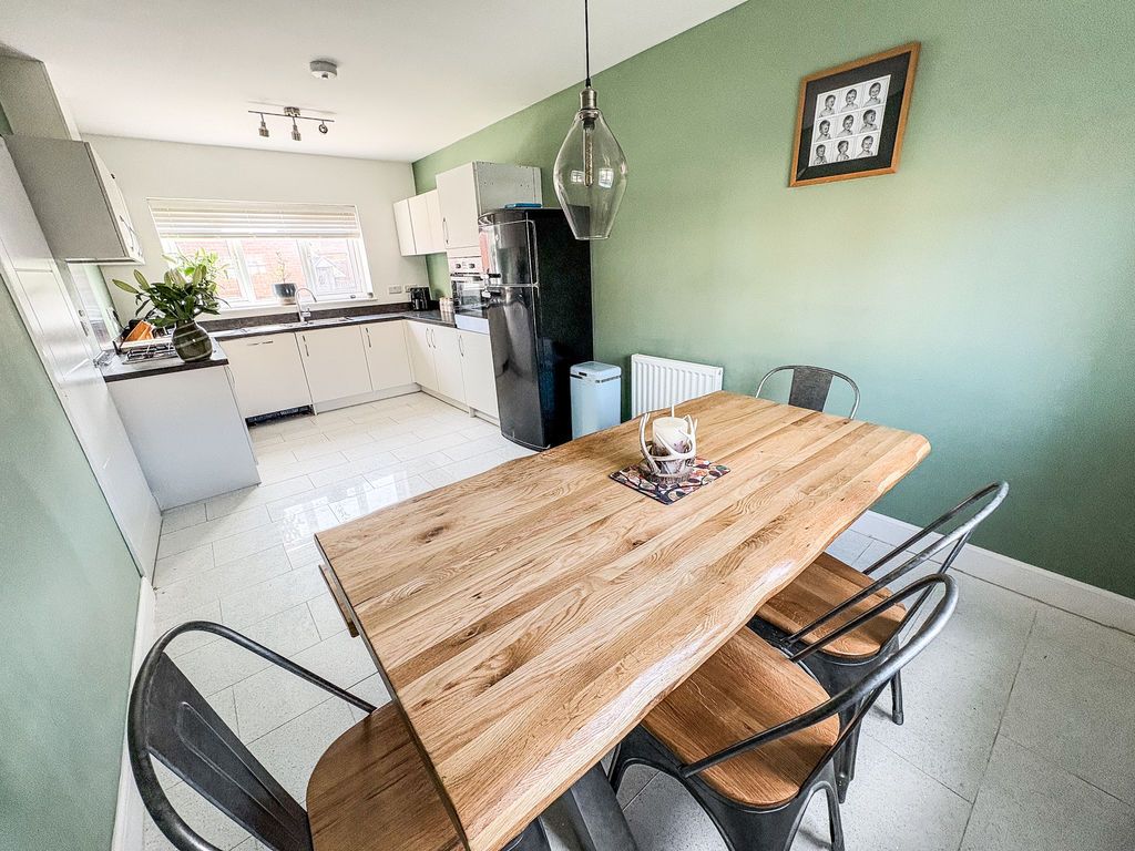 4 bed detached house for salePoppy Drive, Blyth NE24 photo 2