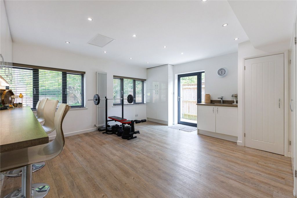 Additional image 10 of 6 bed detached house for saleBrackley, Northamptonshire NN13