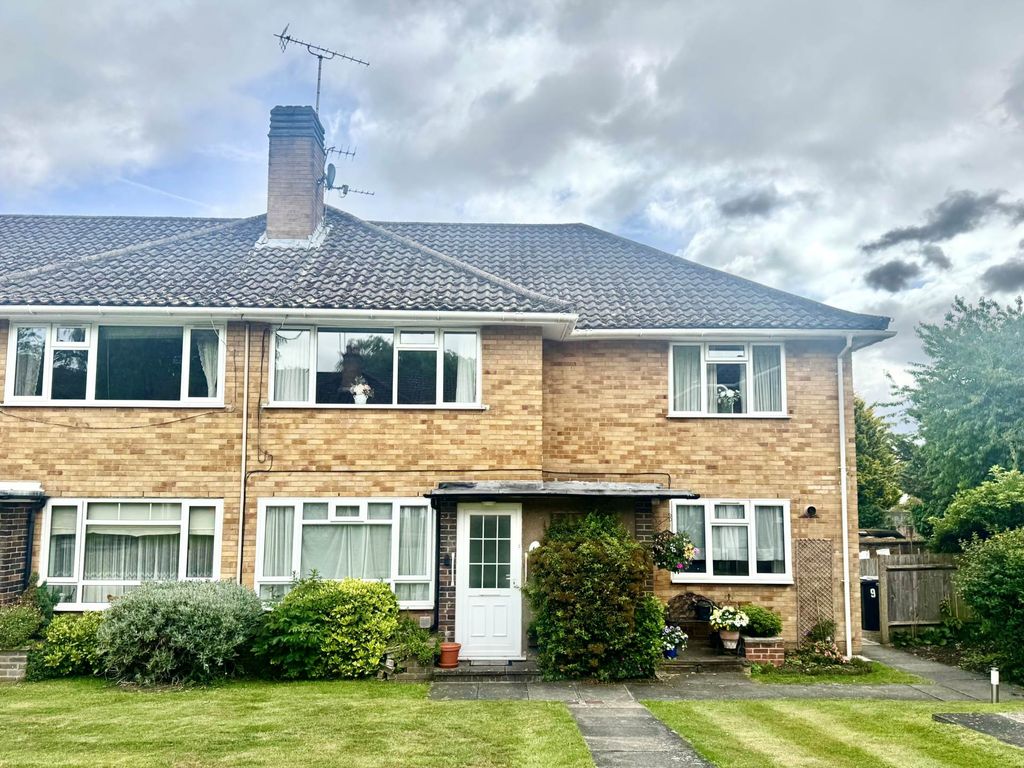 2 bed maisonette for saleFir Tree Court, Elstree WD6