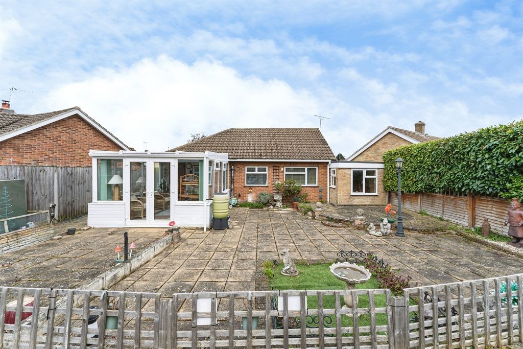 Additional image 3 of 3 bed detached bungalow for saleSt. Margarets Drive, Brandon IP27