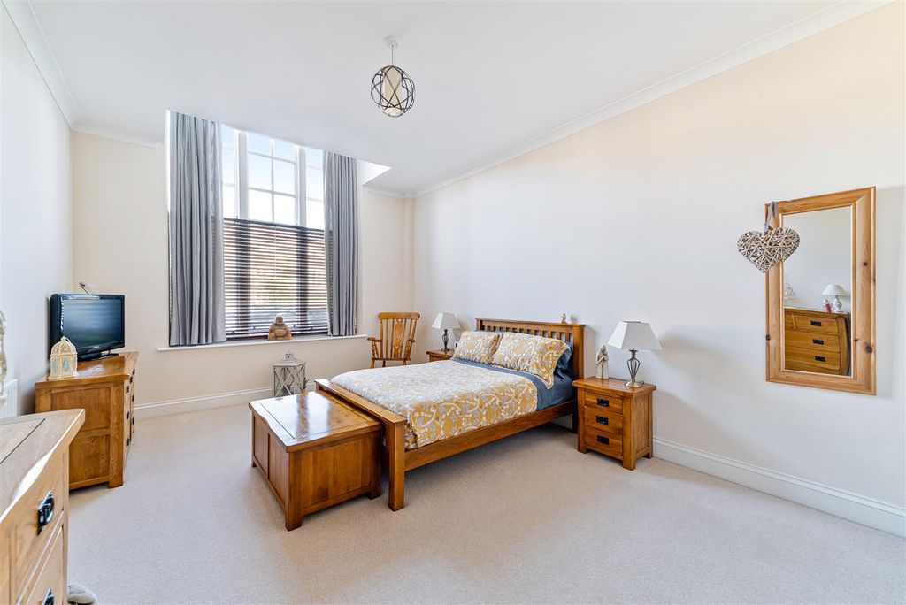 Additional image 11 of 2 bed flat for saleRoyal Sands, Weston-Super-Mare BS23