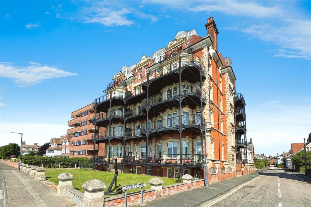 Additional image 4 of 2 bed flat for saleChevalier Road, Felixstowe, Suffolk IP11