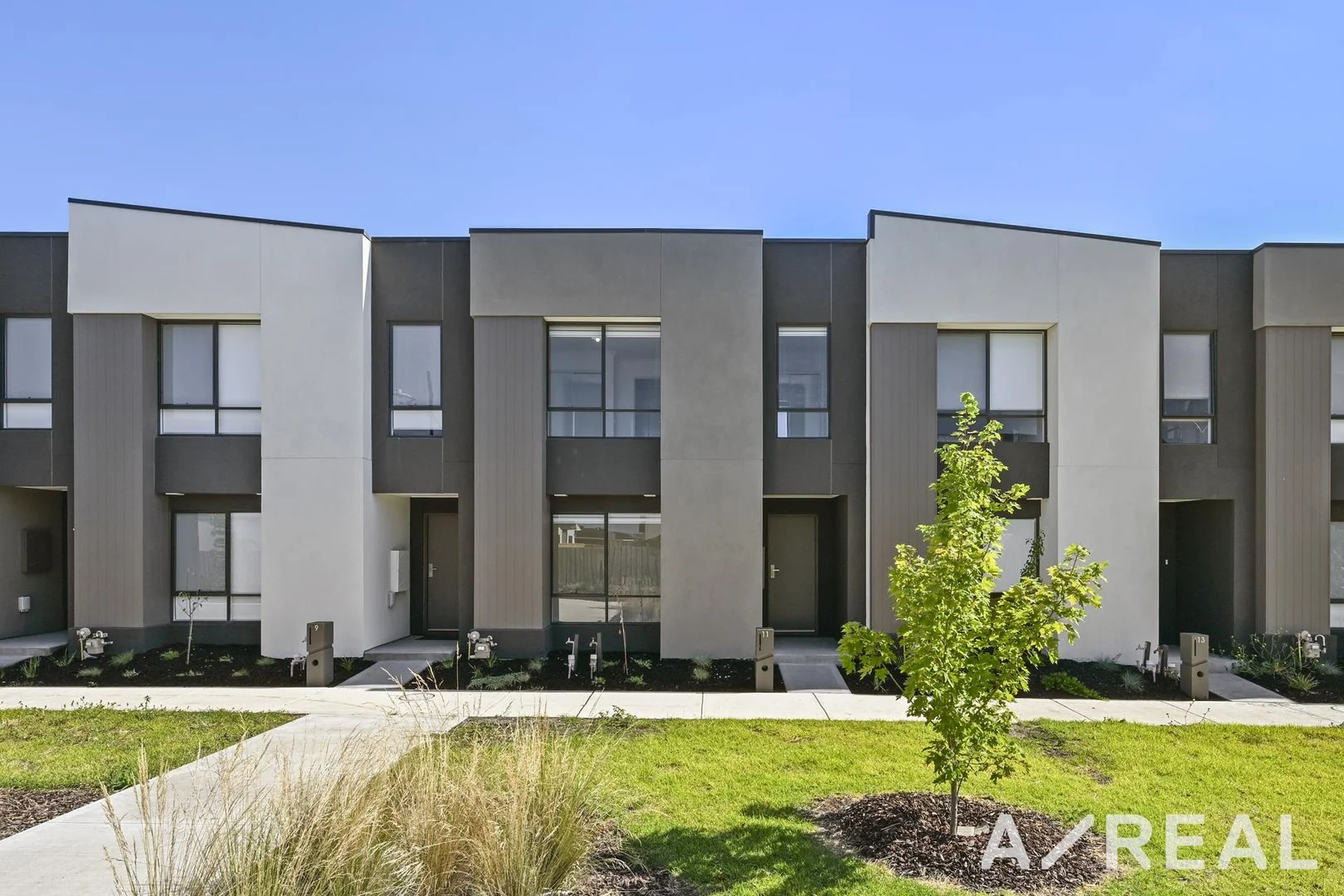 11 Versailles Walk, Wollert VIC 3750