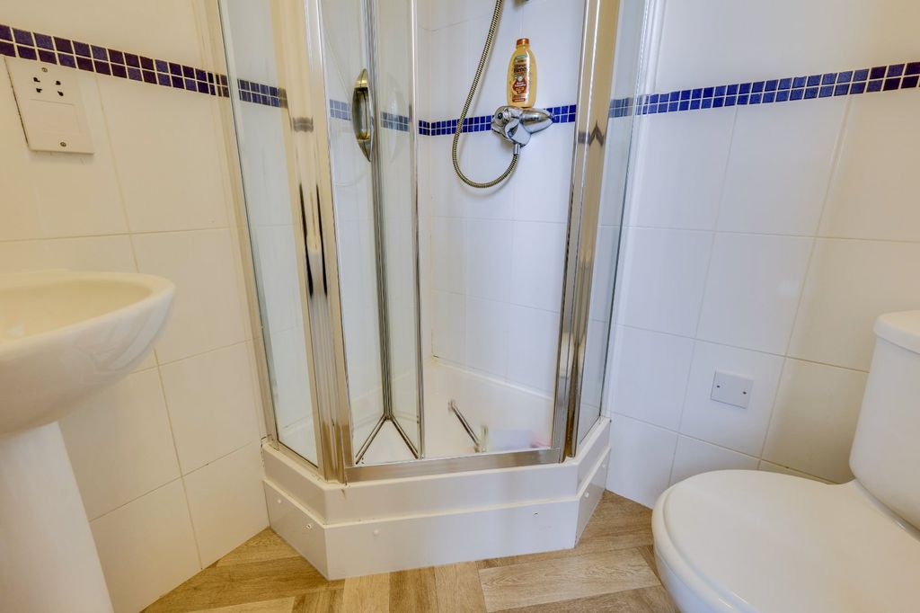 Additional image 11 of 2 bed flat for saleMeadow Road, Apperley Bridge, Bradford, West Yorkshire BD10