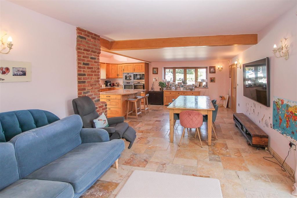 Additional image 15 of 6 bed detached house for saleHay Green Lane, Hook End, Brentwood CM15
