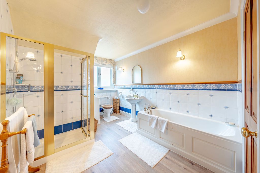 Additional image 17 of 3 bed flat for salePark Avenue, Harrogate HG2