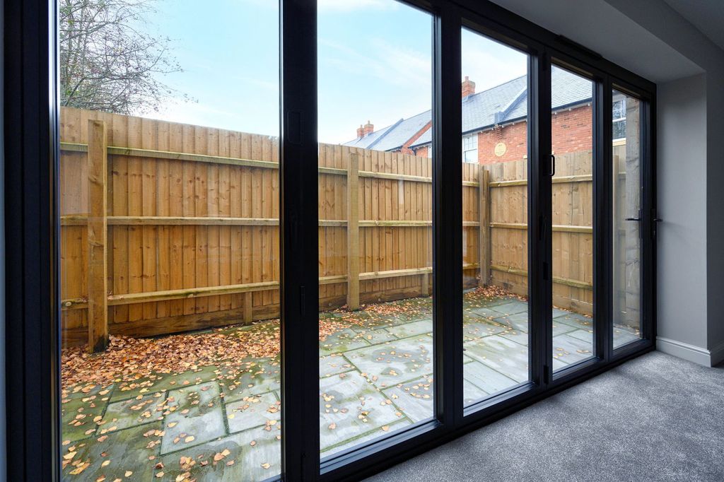 Additional image 7 of 2 bed flat for saleConnaught Place, Brockenhurst SO42