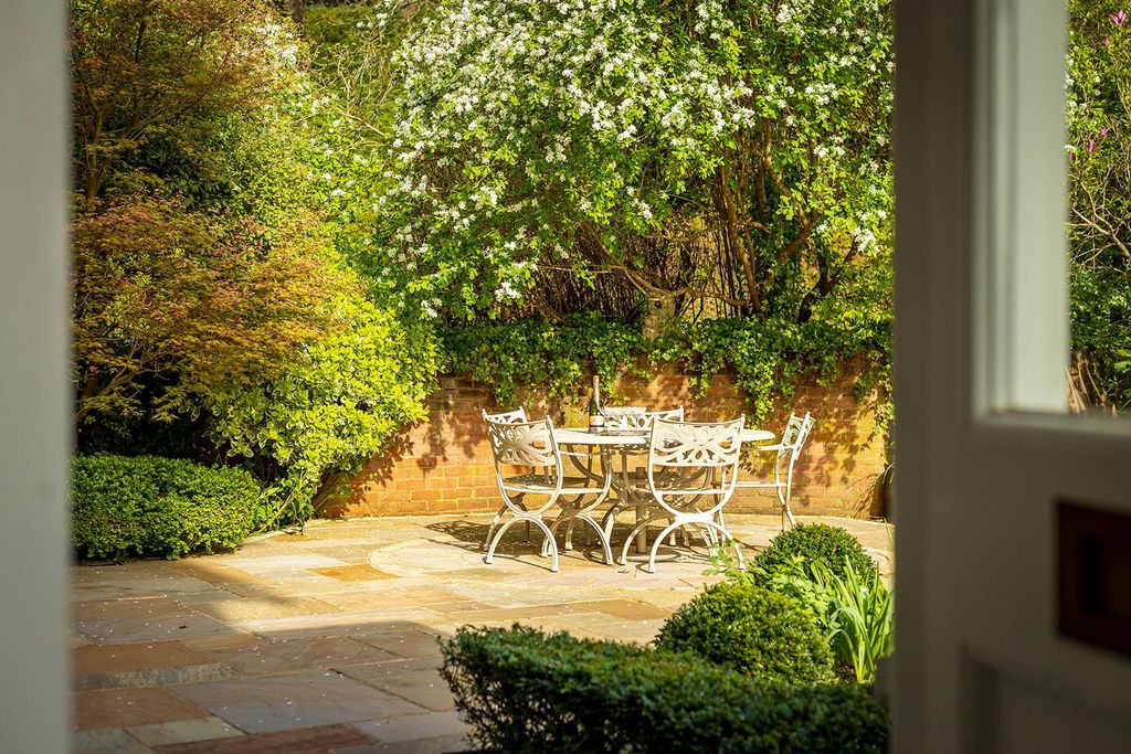 Additional image 17 of 3 bed flat for saleSnowdenham Hall, Snowdenham Lane Bramley, Guildford GU5