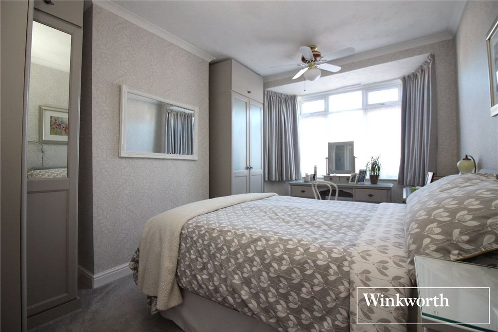 Additional image 12 of 3 bed semi-detached house for saleBullhead Road, Borehamwood, Hertfordshire WD6