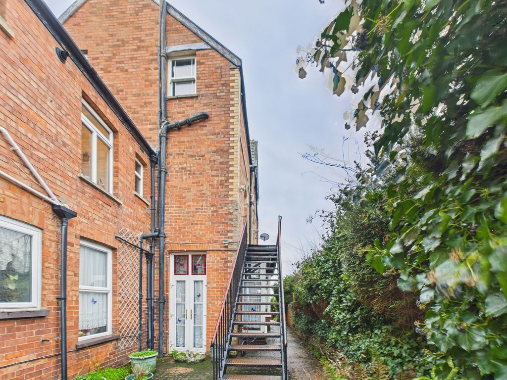 Additional image 18 of 2 bed flat for saleDurleigh Road, Bridgwater TA6