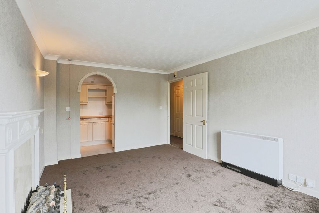 1 bed flat for saleStation Road, Broadway, Worcestershire WR12 photo 2