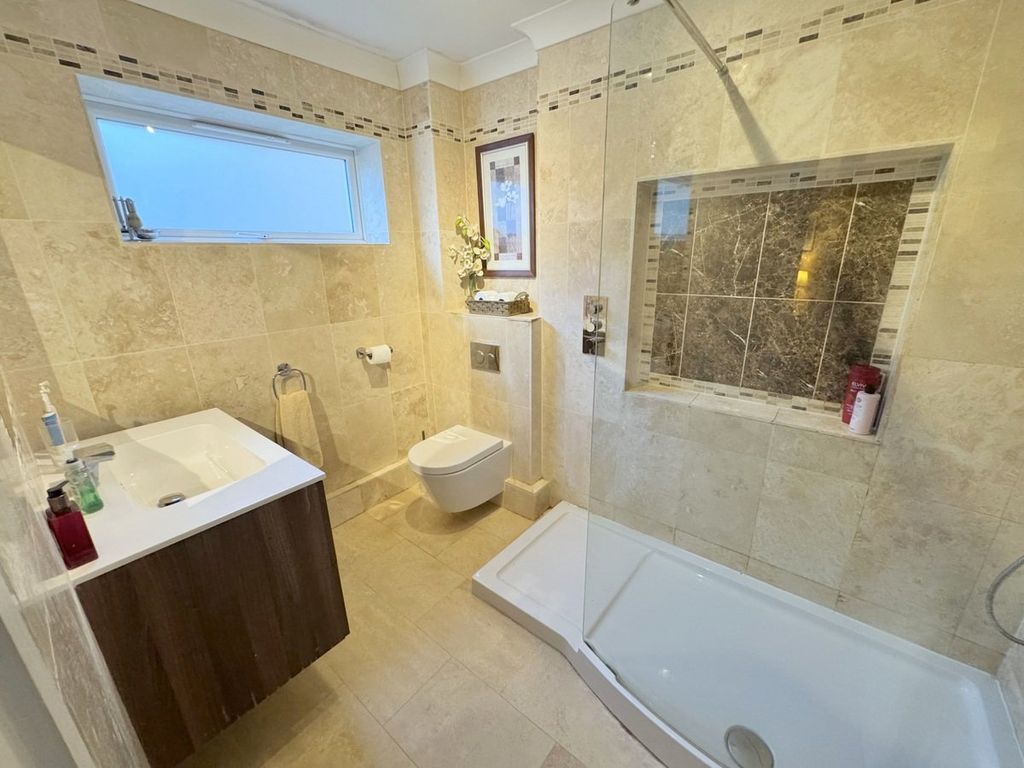 Additional image 16 of 3 bed flat for saleMartello Road South, Canford Cliffs, Poole BH13