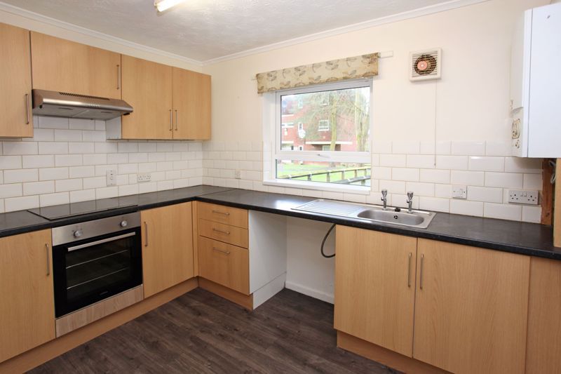 1 bed flat for saleBurford, Brookside TF3 photo 3