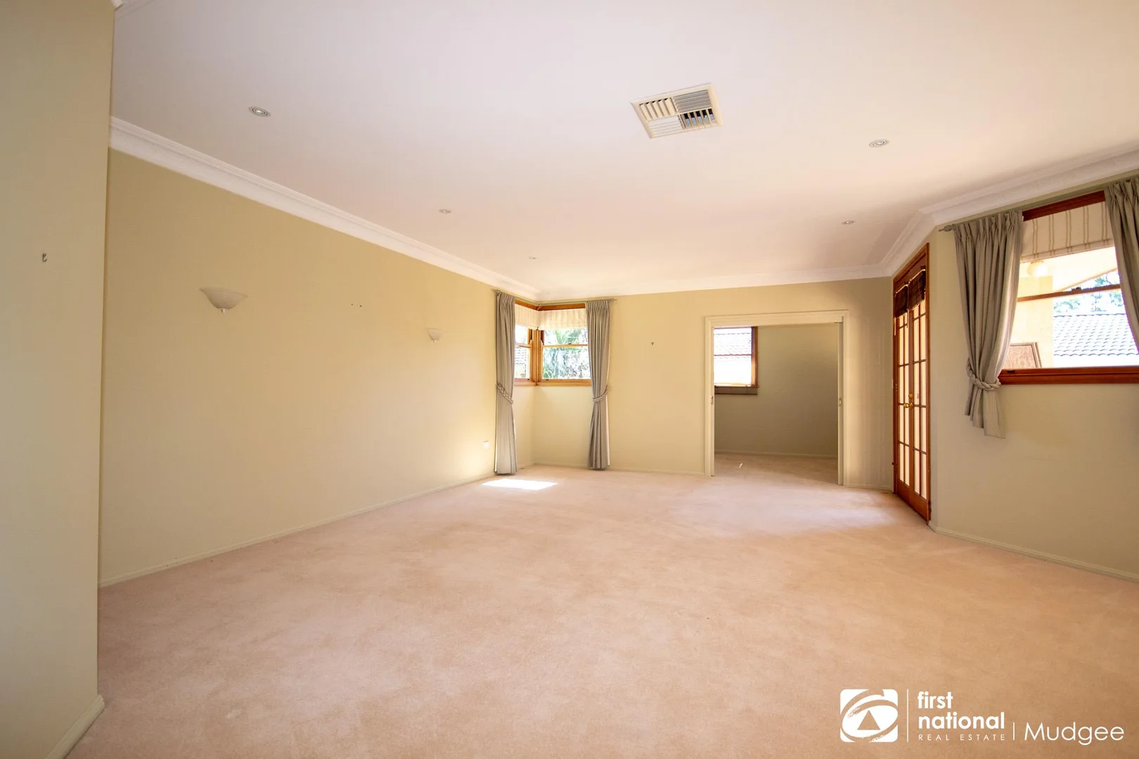 63 Mulgoa Way, Mudgee NSW 2850 photo 3