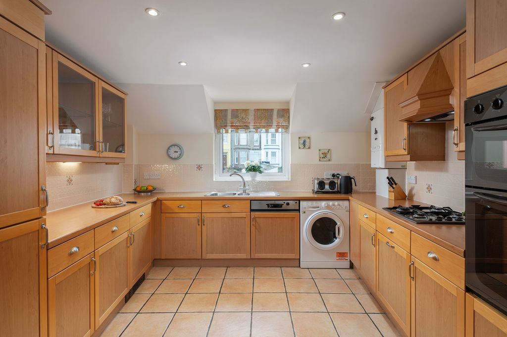 Additional image 6 of 3 bed flat for sale52 Moorings Reach, Brixham, Devon TQ5