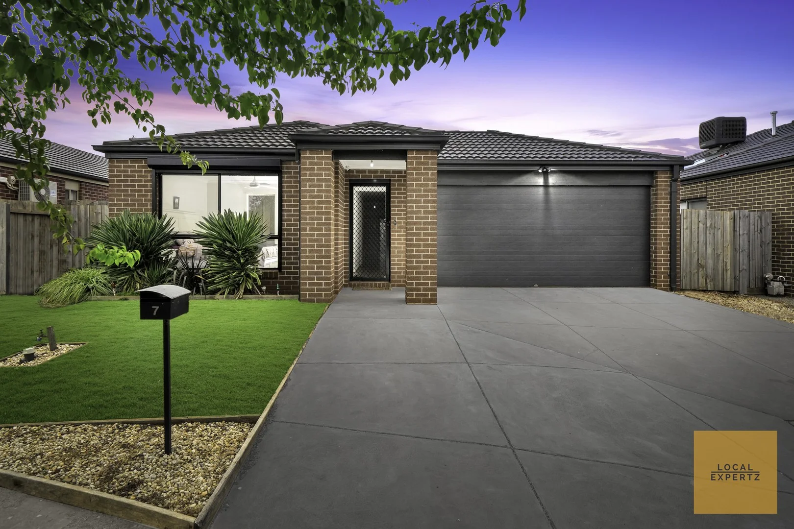 7 Clement Way, Melton South VIC 3338