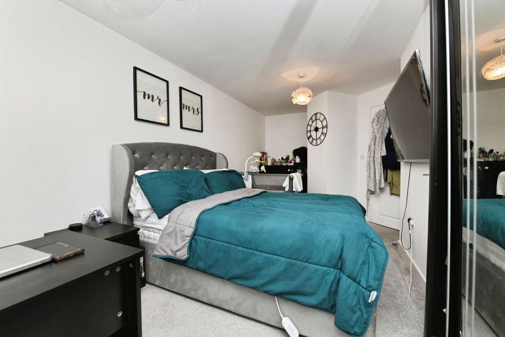 Additional image 8 of 2 bed flat for saleBadger Mount, Braintree, Essex CM7