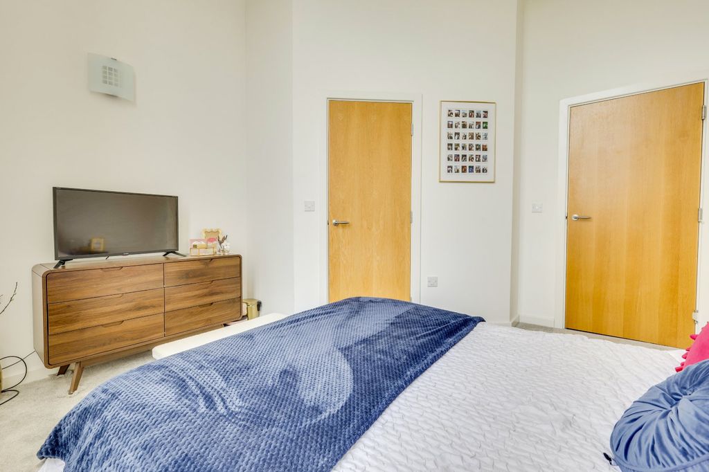 Additional image 9 of 2 bed flat for saleMeadow Road, Apperley Bridge, Bradford, West Yorkshire BD10