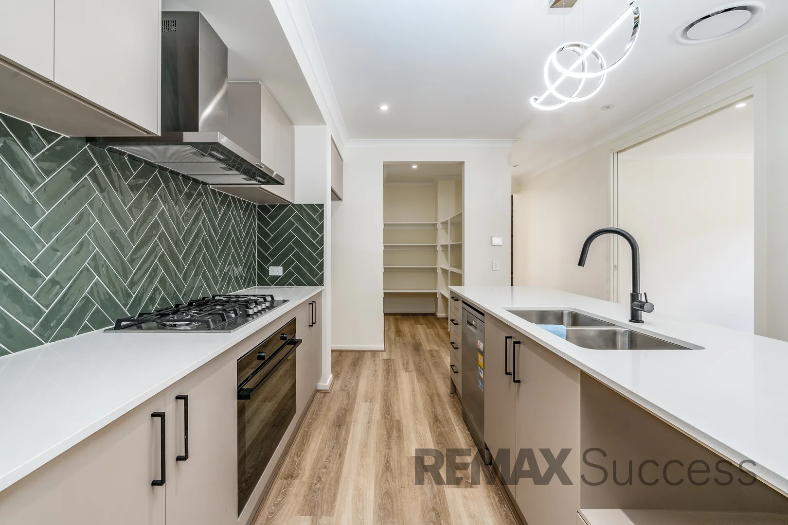 23 Kynoch Crescent, Mount Kynoch QLD 4350 photo 3