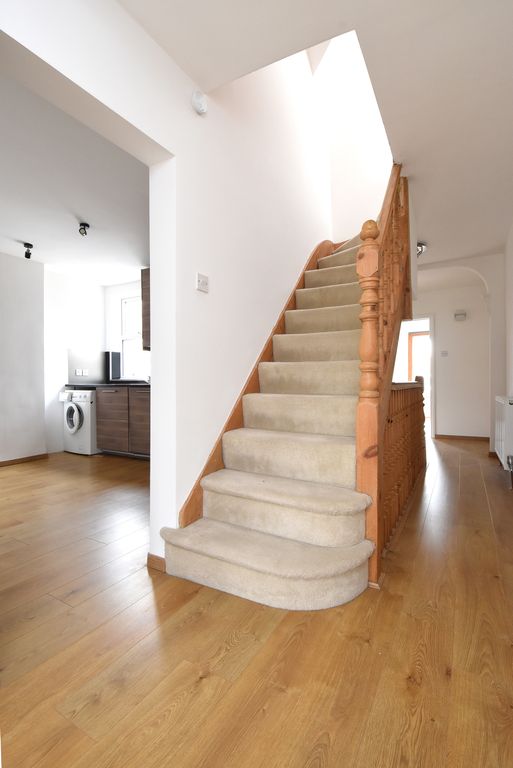 Additional image 5 of 3 bed flat for saleLytchet Road, Bromley BR1