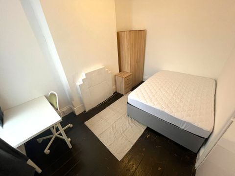 Alfreton Road, Nottingham NG7, Room to rent