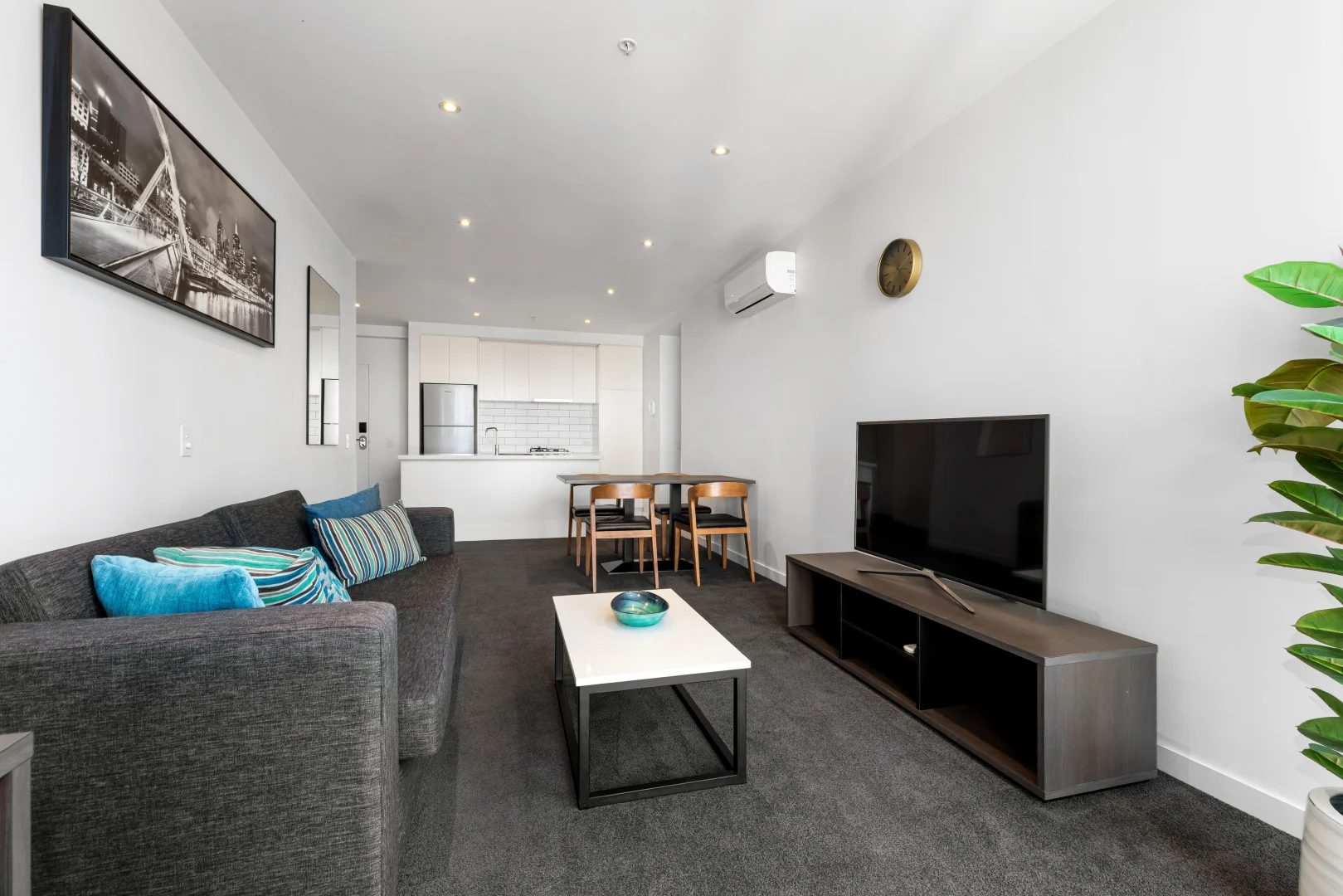 Additional image 2 of 2505/250 City Road, Southbank VIC 3006
