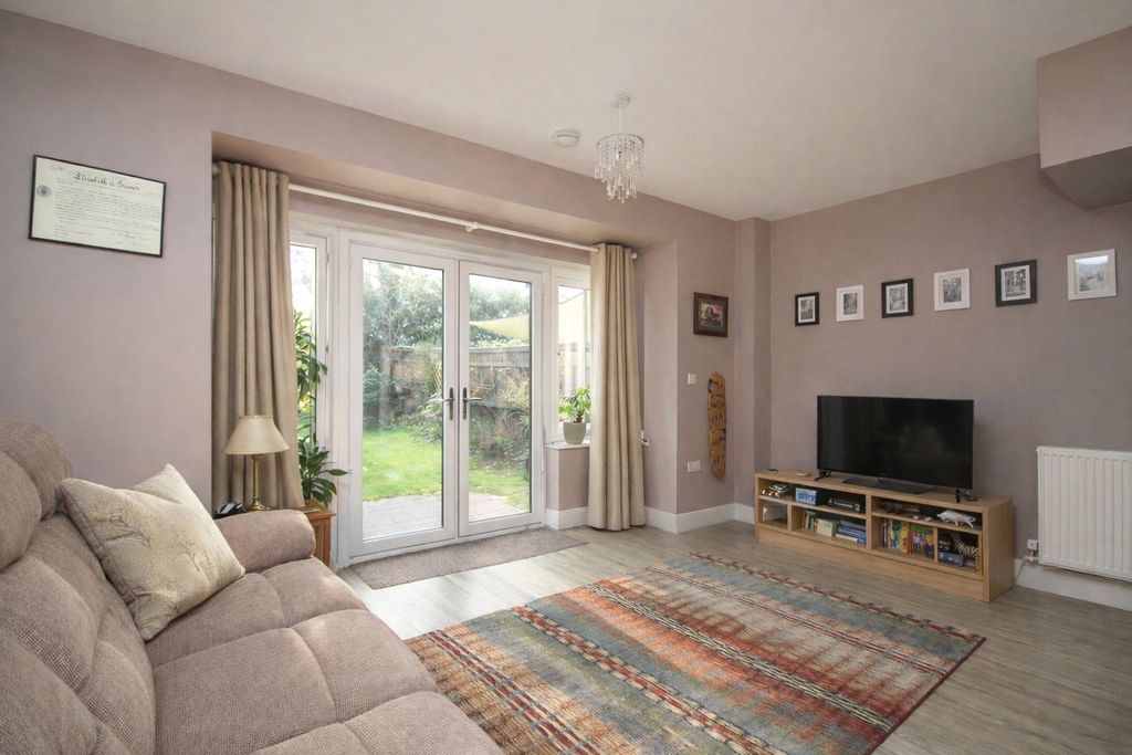 Additional image 2 of 4 bed semi-detached house for saleFalstaff Walk, Bordon, Hampshire GU35