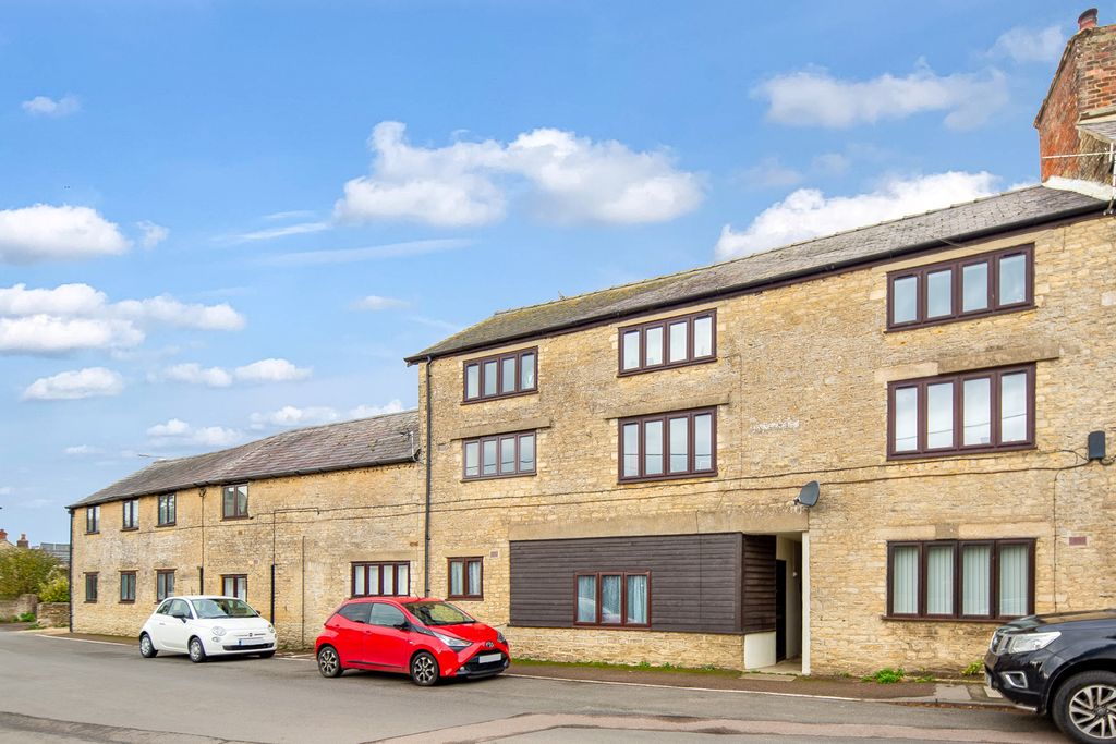 1 bed flat for saleEast Street, Bicester OX27
