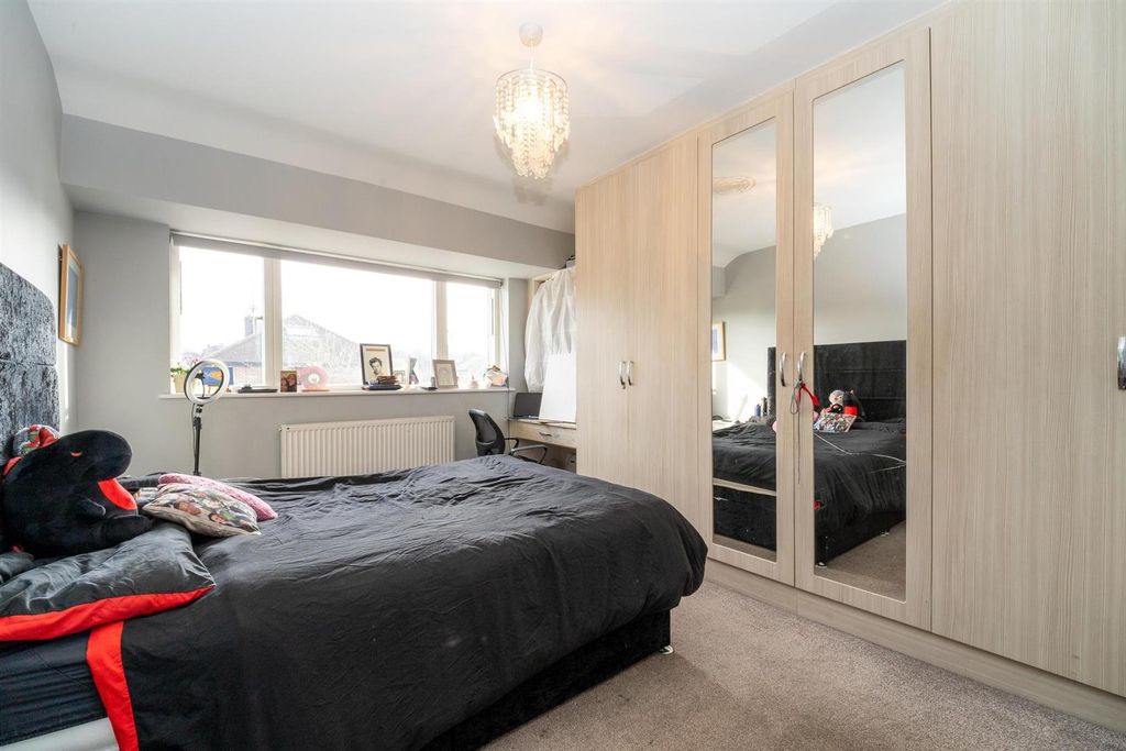 Additional image 16 of 4 bed semi-detached house for saleOakwood Avenue, Borehamwood WD6