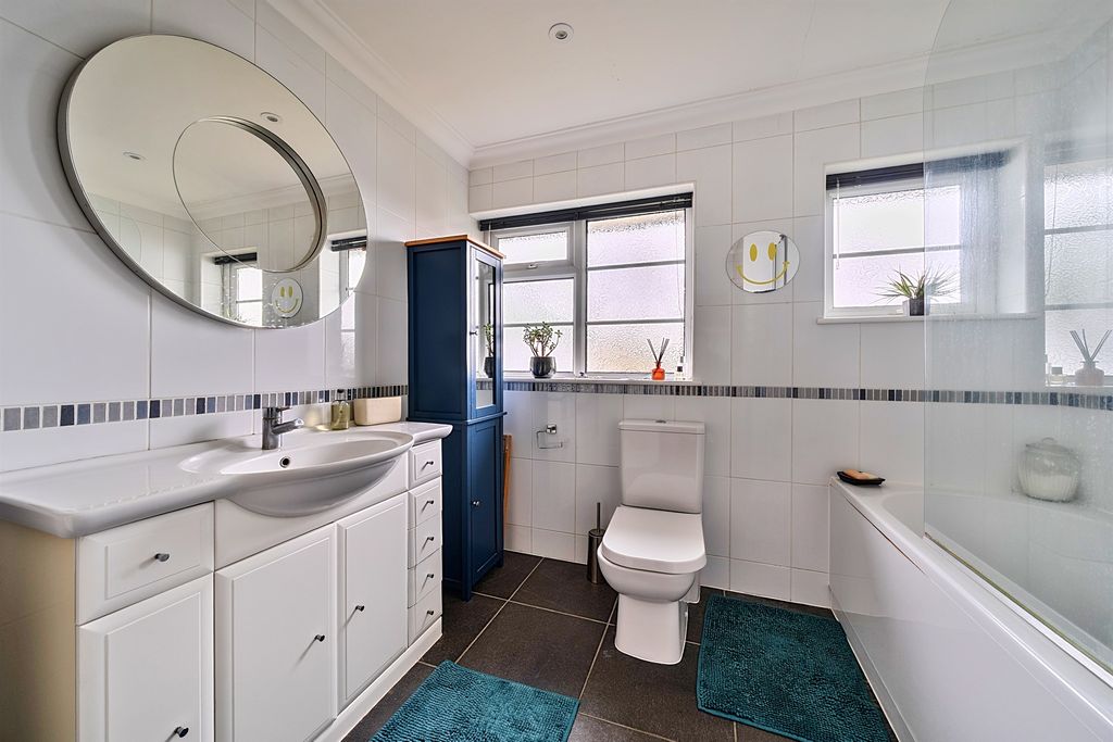 Additional image 13 of 2 bed flat for saleRay Drive, Maidenhead SL6